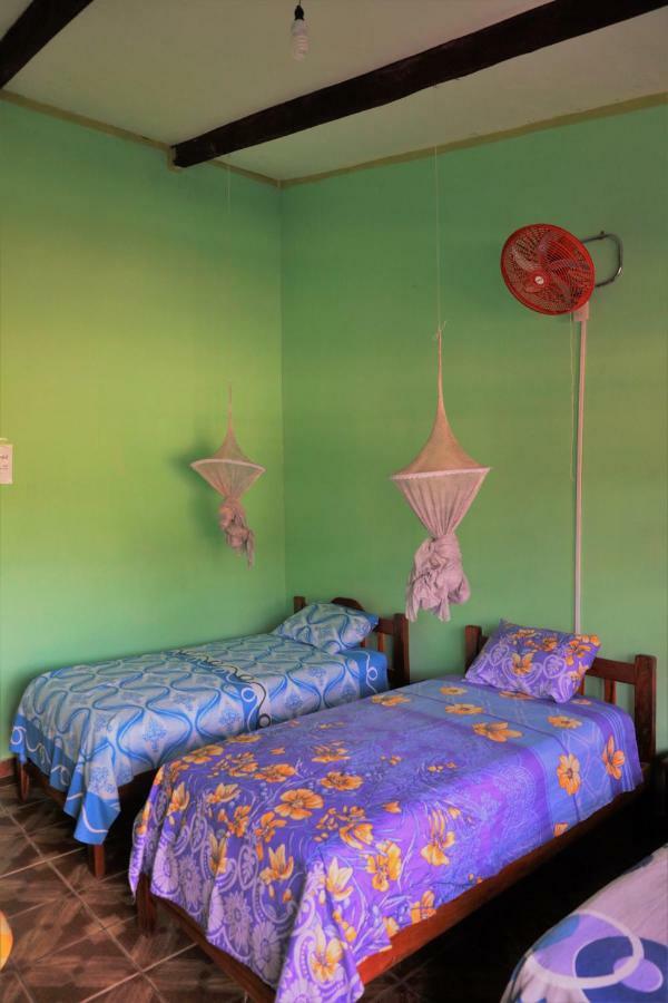 Perezoso Hostel Rurrenabaque Esterno foto